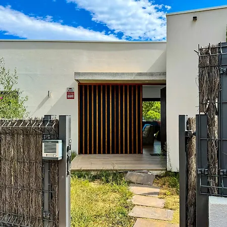 CONILL - Espectacular chalet moderno con piscina-3